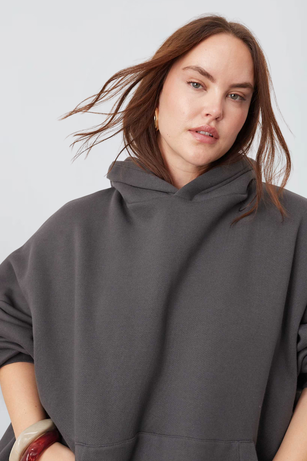 KLASSISCHER HOODIE – Ansicht 3