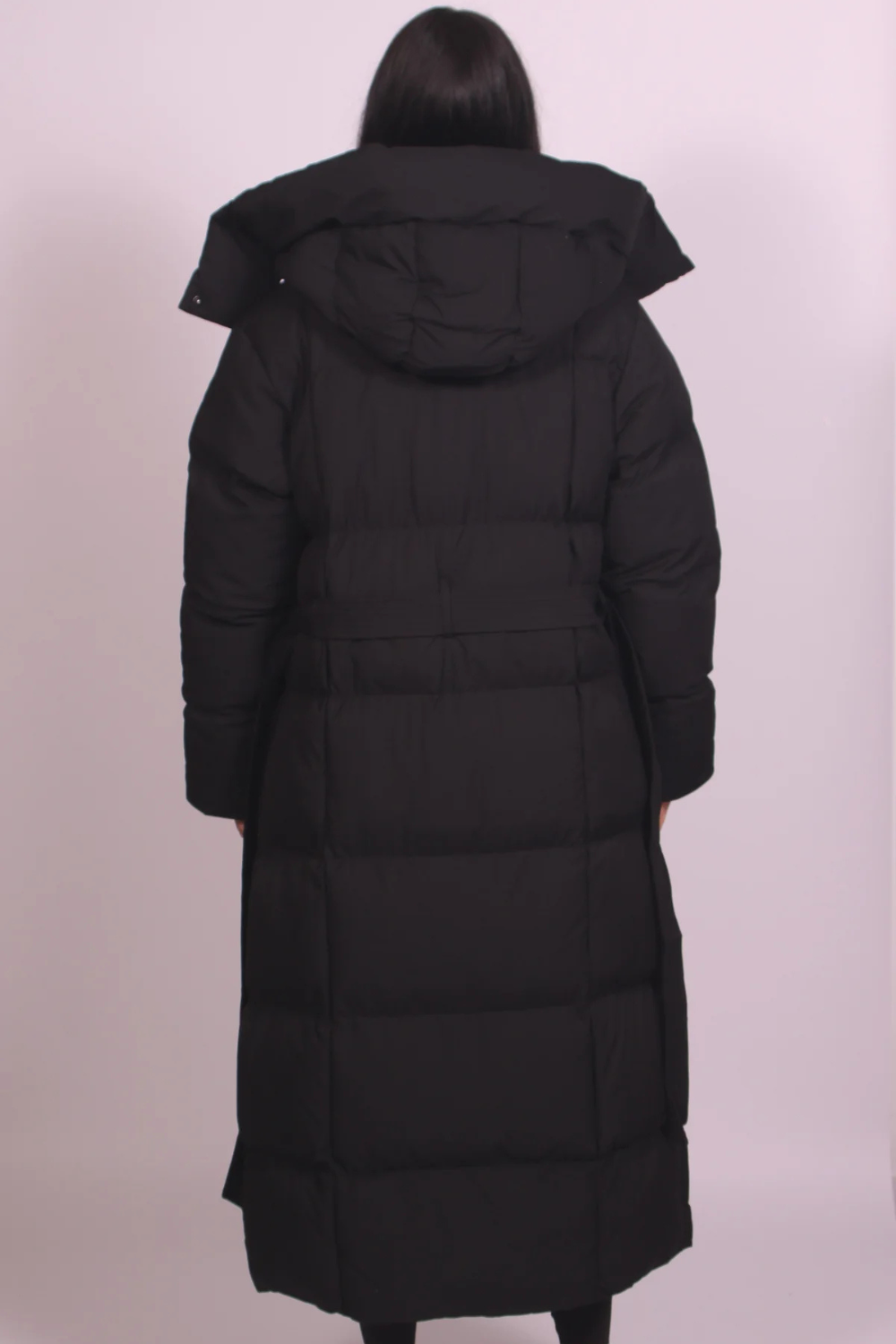 LANGE GESTEPPTE DAUNENJACKE MIT GÜRTEL – Ansicht 4